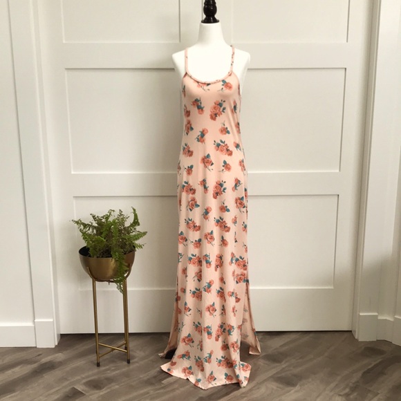 Others Follow Dresses & Skirts - OTHERS FOLLOW pretty floral maxi dress - NEW 🌸